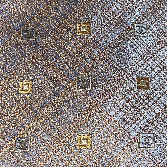 Preloved Chanel Tie excellent condition 100% Silk comes with box. - Picture 7 of 8